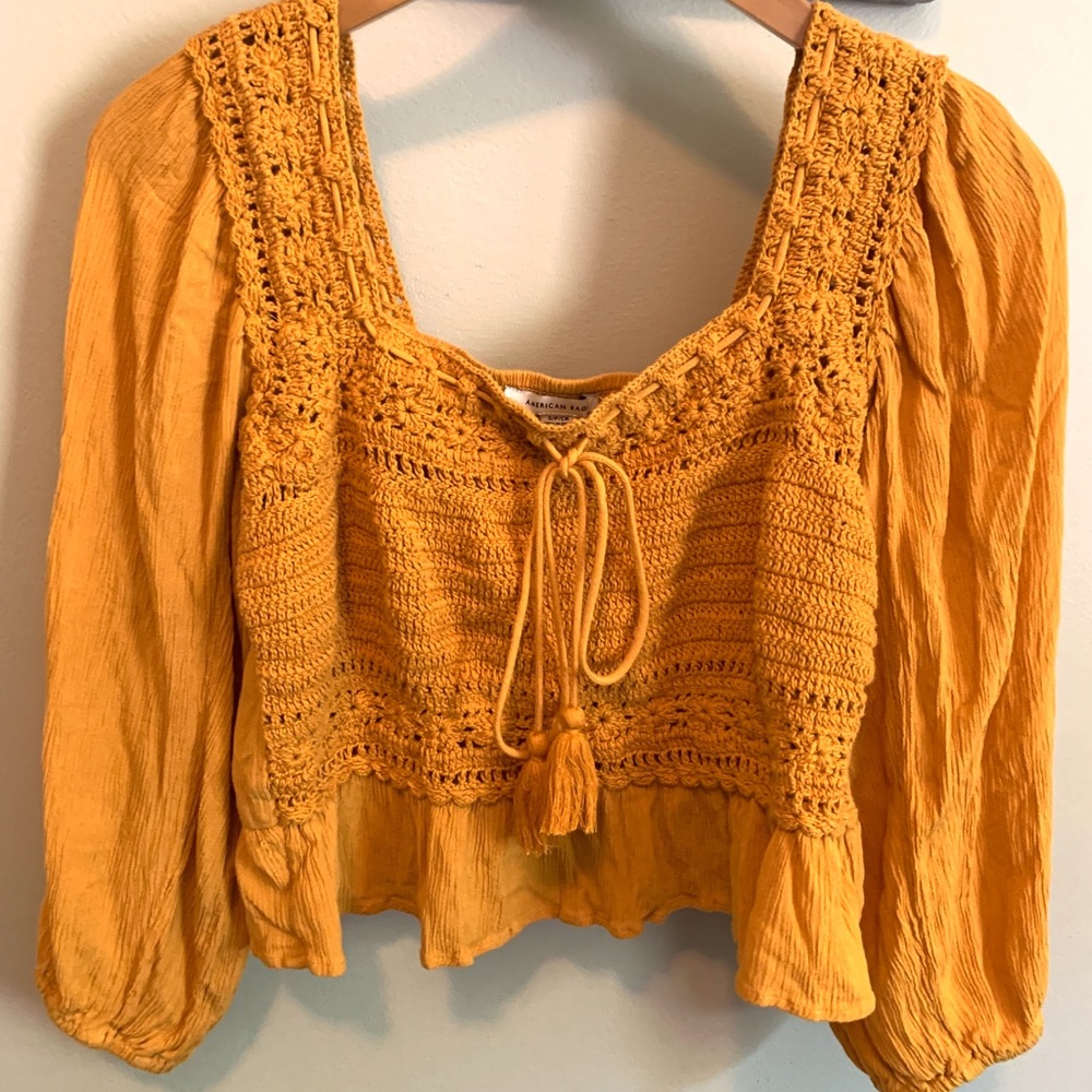 Women’s American Eagle Yellow Peasant Top Small